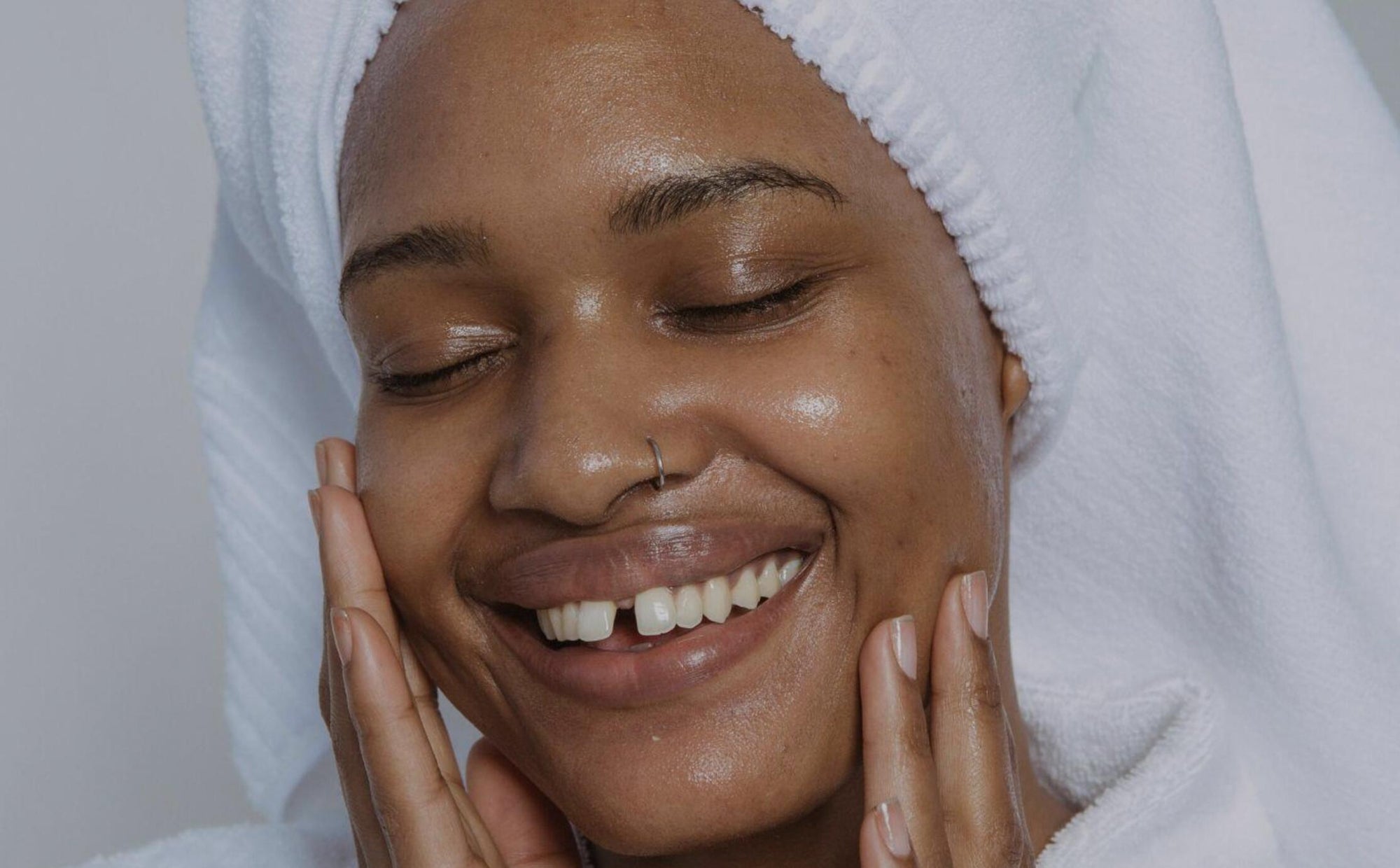 7 Signs of a Damaged Skin Barrier: Is Yours Compromised? - UpCircle ...